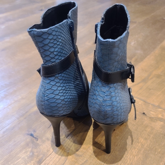 NEW - Size 10 Snake print Blue Boot - Picture 7 of 7